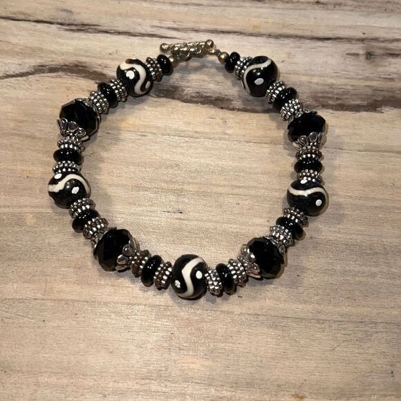 Bohemian Black & White African Tribal Bracelet - Picture 1 of 6